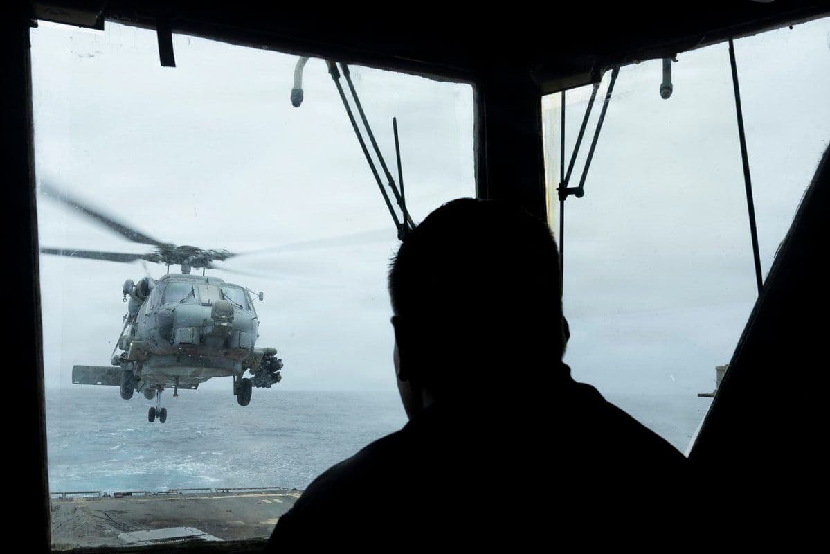 Siły CENTCOM skierowały 141 statków handlowych i wyeliminowały 9, aby zastosować blokadę wzdłuż Morza Arabskiego, zgodnie z ostatnim aktualizacją od USS Delbert D. Black.