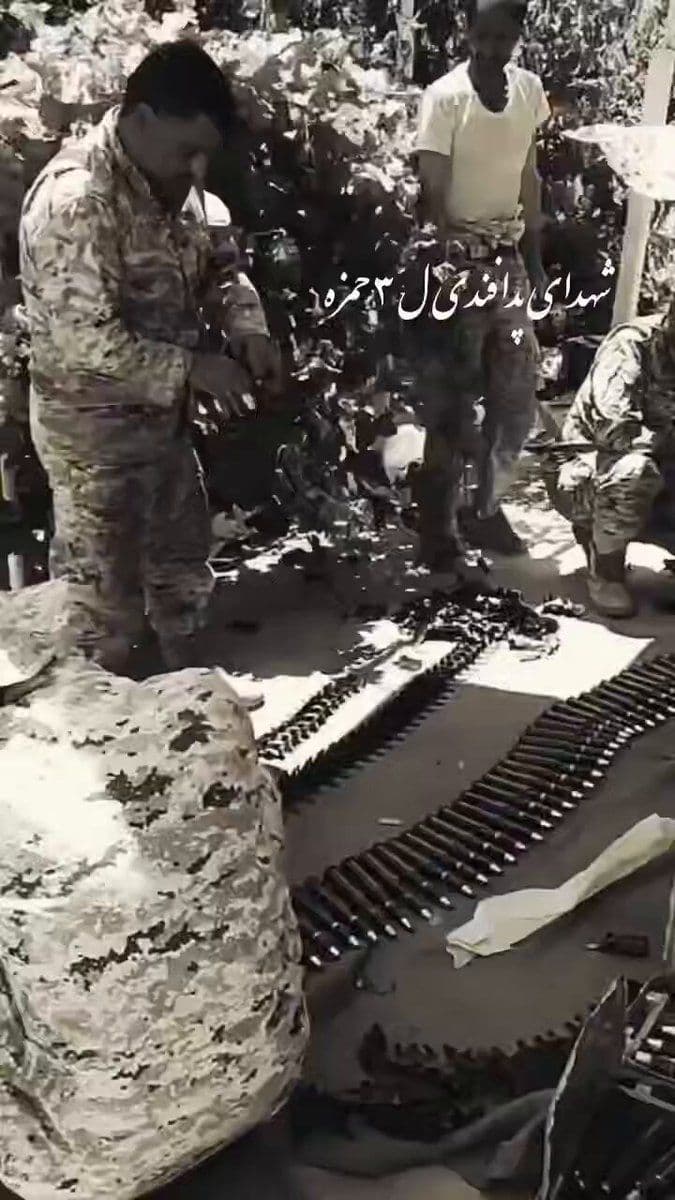 @✡︎𝐋𝐢𝐯𝐞𝐈𝐫𝐚𝐧𝐍𝐞𝐰𝐬🇮🇷🇮🇱: ⚡🇮🇱🦀ویدئویی از اعضای گردان پدافند لشکر ٣ حمزه سیدالشهدا گروهک تروریستی سپاه پاسداران آذربایجان غربی (توپ پدافندی زو ۲۳) که قطعات ریزریز همگی در حملات اخیر اسرائیل به سمت درب ورودی سردخانه هدایت شد.