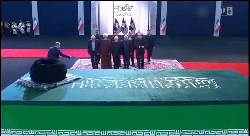 @✡︎𝐋𝐢𝐯𝐞𝐈𝐫𝐚𝐧𝐍𝐞𝐰𝐬🇮🇷🇮🇱: ⚡🇱🇧🇮🇶🦀نمایندگان گروه وابسته به جمهوری اسلامی امل و گروههای تروریستی نیابتی عراق در تشییع علی خامنهای حضور یافتند/بر اساس گزارشها، هیئتهایی از جنبش امل لبنان و شماری از گروههای تروریستی وابست