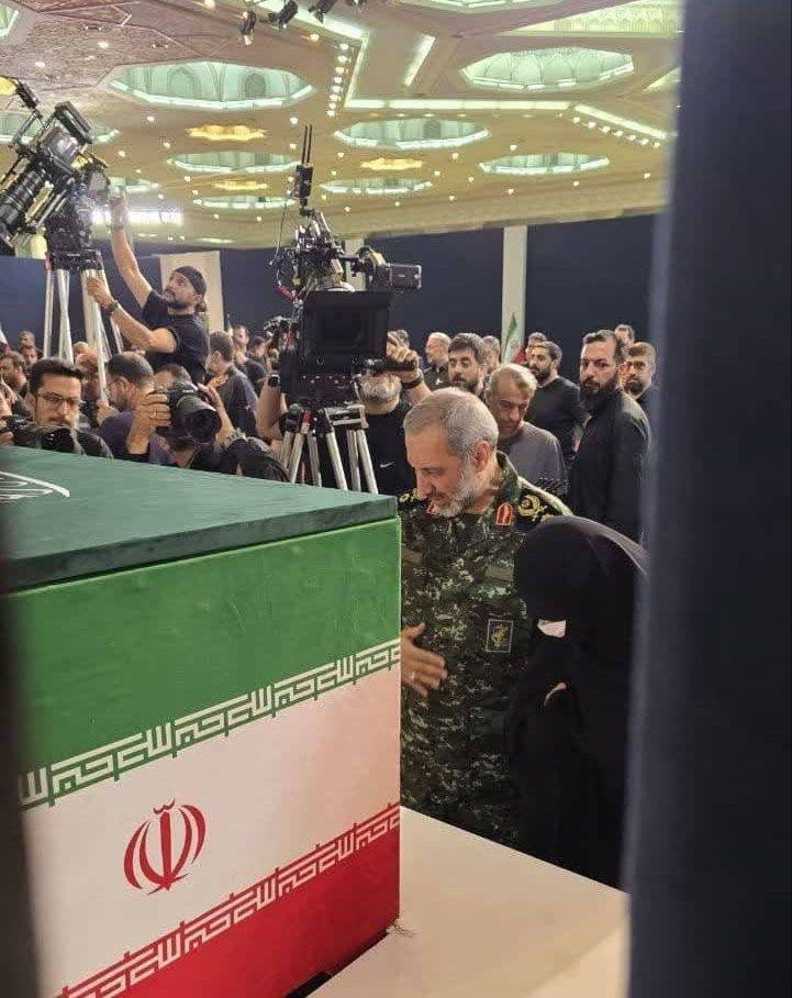 @✡︎𝐋𝐢𝐯𝐞𝐈𝐫𝐚𝐧𝐍𝐞𝐰𝐬🇮🇷🇮🇱: 🚨فرمانده نیروی هوافضای گروه تروریستی سپاه پاسداران برای نخستینبار پس از جنگ دیده شد/تروریست خطرناک سید مجید موسوی، فرمانده نیروی هوافضای گروه تروریستی سپاه پاسداران، برای نخستینبار پس از جنگ در ملأ