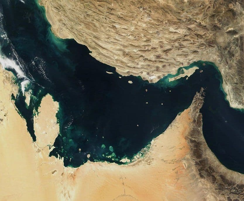 @✡︎𝐋𝐢𝐯𝐞𝐈𝐫𝐚𝐧𝐍𝐞𝐰𝐬🇮🇷🇮🇱: ⚡️🇺🇸🦀بلومبرگ: دستکم ۸ کشتی در تنگه هرمز مسیر خود را تغییر دادند/بلومبرگ گزارش داد دستکم ۸ کشتی که قصد خروج از خلیج فارس از مسیر ساحل عمان و تنگه هرمز را داشتند، بین روزهای جمعه و شنبه مسیر خود را
