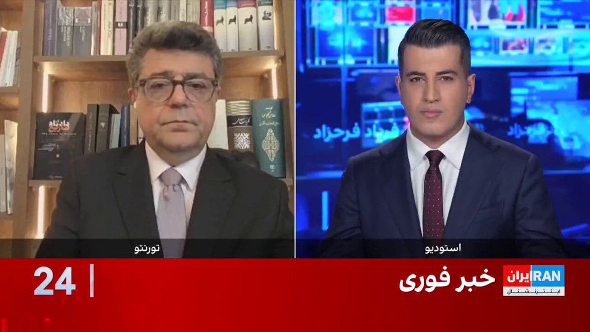 @ايران اينترنشنال: جمشید برزگر، تحلیلگر سیاسی و روزنامهنگار، با اشاره به انتشار تصاویری از حمله لفظی گروهی از حاضران در مراسم تشییع خامنهای به عباس عراقچی و همچنین حمله مشابه به مسعود پزشکیان، گفت این اعتراضات و اختل