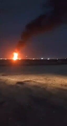@✡︎𝐋𝐢𝐯𝐞𝐈𝐫𝐚𝐧𝐍𝐞𝐰𝐬🇮🇷🇮🇱: 🚨🇺🇸🦀
حملات آمریکا زاغه مهمات و شبکه انتقال گاز در زاهدان را هدف قرار داد/گزارشهای اولیه حاکی است دقایقی پیش حملات هوایی آمریکا یک زاغه مهمات وابسته به گروه تروریستی سپاه پاسداران و همچنین بخشی از