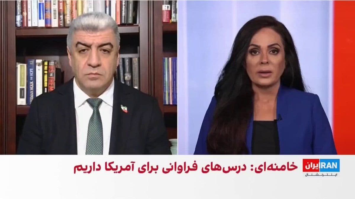@ايران اينترنشنال: نجات بهرامی، تحلیلگر سیاسی، گفت بیانیه منتسب به مجتبی خامنهای بار دیگر بهصورت مکتوب و بدون انتشار تصویر یا فایل صوتی منتشر شده و این موضوع حتی در محافل نزدیک به جمهوری اسلامی به سوژه بحث و طنز تبدیل