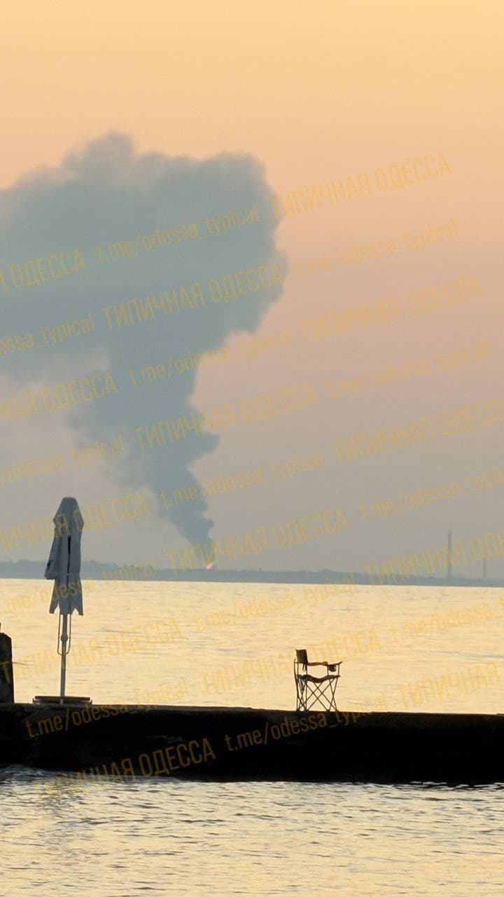 @✡︎𝐋𝐢𝐯𝐞𝐈𝐫𝐚𝐧𝐍𝐞𝐰𝐬🇮🇷🇮🇱: ⚡🇺🇦🇷🇺
Russia targeted the port of Odesa with Kh-59 and Kh-69 cruise missiles/Released images from the port of Odesa in southern Ukraine show the aftermath of Russia's missile attack on this area