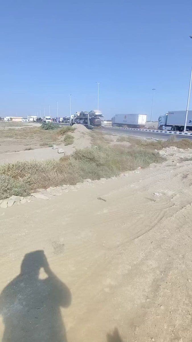 @Babak Taghvaee - The Crisis Watch: BREAKING: A video recorded by a civilian truck driver in Sirik, southern Iran, near the Strait of Hormuz, appears to show the aftermath of one of the recent U.S. military strikes in southern Iran. Acc