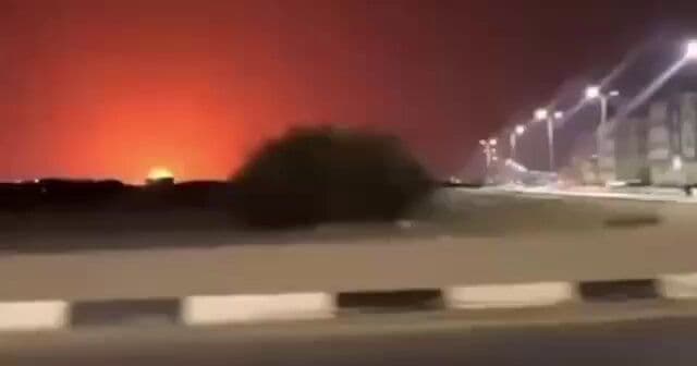 @Open Source Intel: Over the weekend, despite a pause in U.S. airstrikes on Iran after 13 nights of bombardment, 2 new maritime flashpoints emerged.
The Houthis resumed attacks in the Red Sea, targeting Saudi Aramco fac