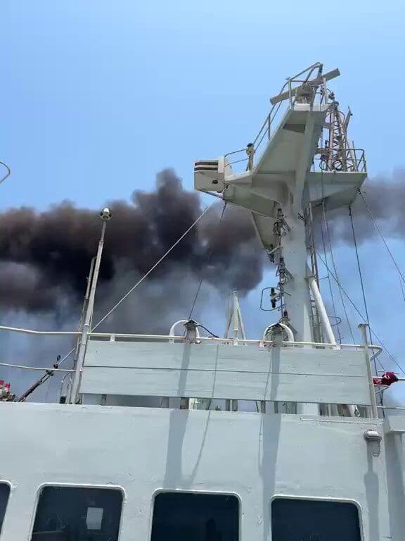 @Open Source Intel: CENTCOM disabled the Mozambique-flagged M/T Lavine on July 24 after it repeatedly tried to breach the U.S. naval blockade of Iran and ignored warnings. U.S. forces fired into its engine room.
TankerT